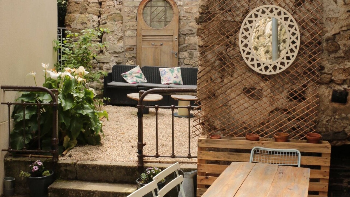 Conflans-Sainte-Honorine House | Character house with courtyard in the city center