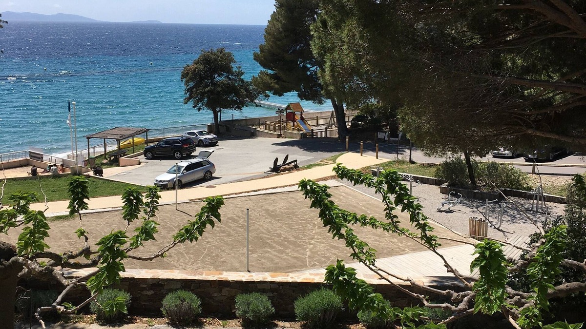 Le Rayol Villa | Characteristic villa with private pool 50 m from the beach