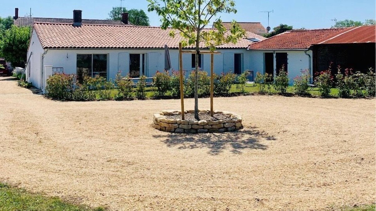 Saint-Michel-en-l'Herm House | Character cottage less than 10 minutes from the beaches