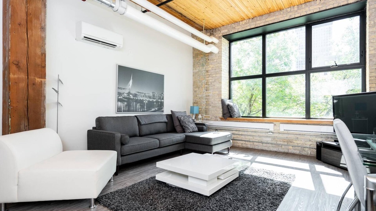 Exchange District Condo | Character 2 Bedroom Loft i hjertet af Winnipeg