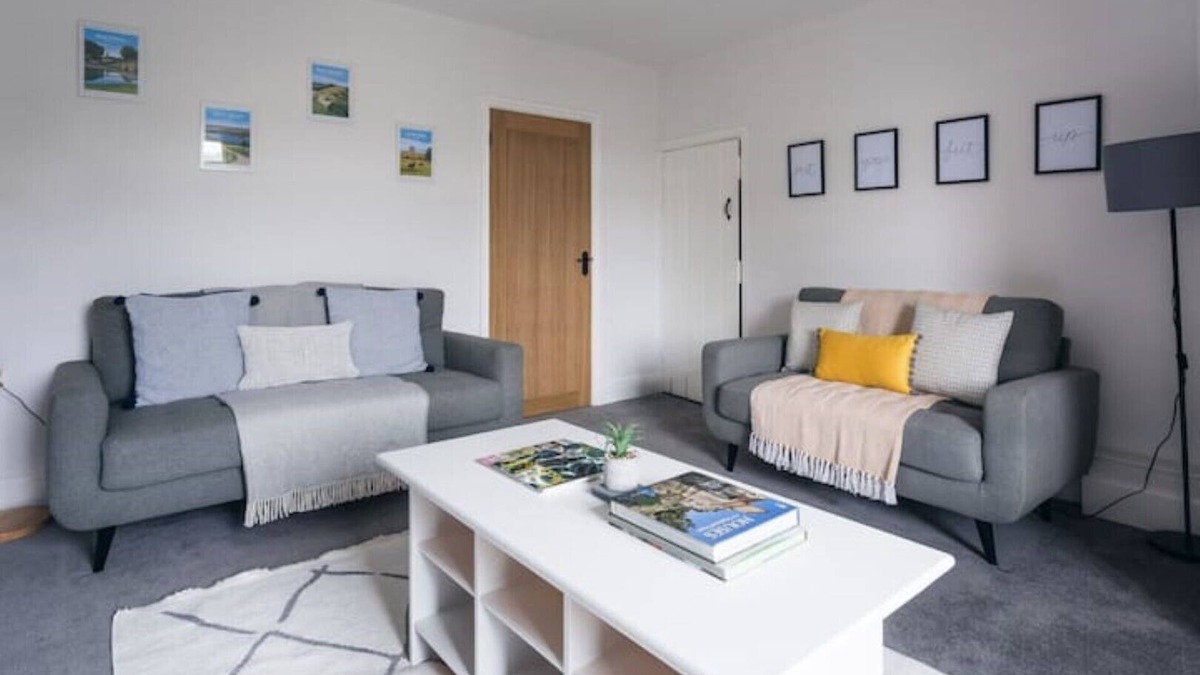 Buxton House | Character Cottage with country charm