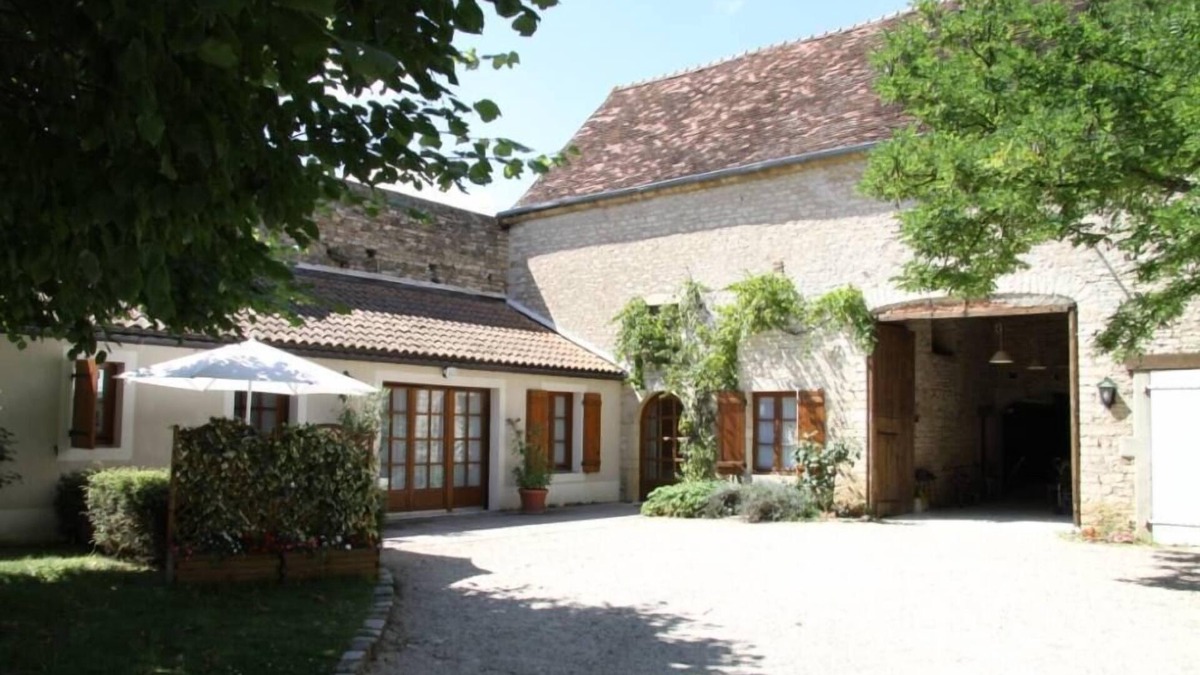 Bresse-sur-Grosne House | Character house, charming comfort, quiet, single storey, well heated