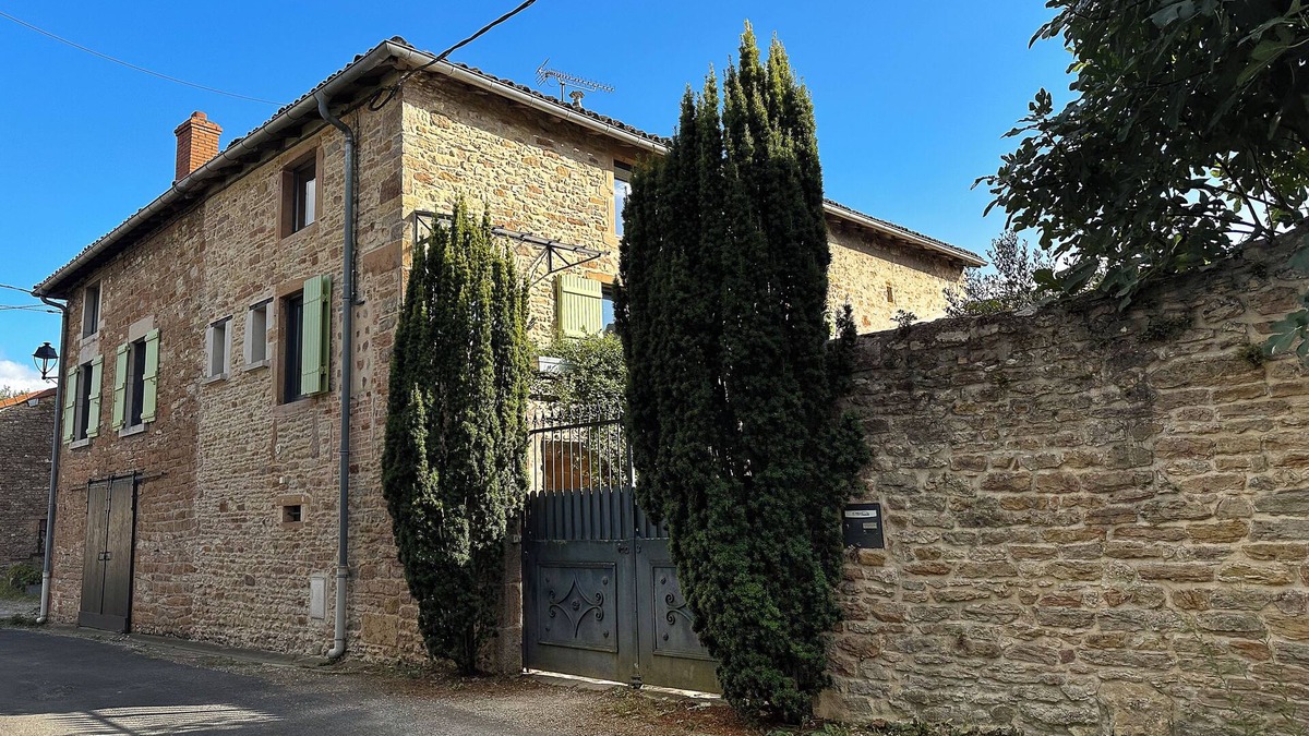 Charnay-les-Macon House | Character house near vineyards, Le Clos de Laly