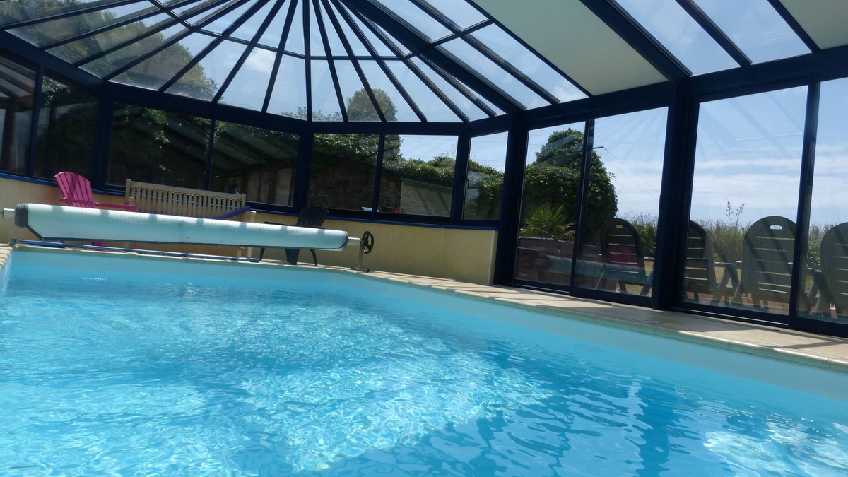 Plourin House | CHARACTER HOUSE: 28° covered SWIMMING POOL, SPA, JACCUZZI