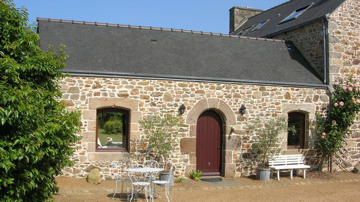 Plouha House | Character house in a restored farmhouse facing the sea. Close to a beach.