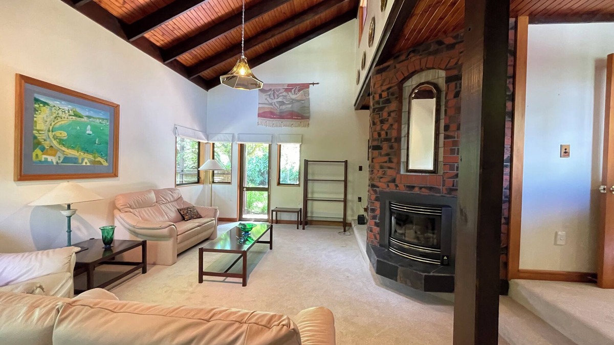Karori Villa | Character Karori Park side family friendly mansion