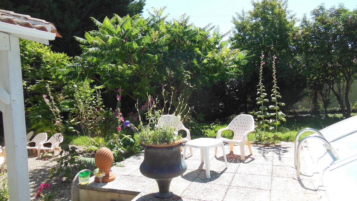 Celles Bed & Breakfast | Character room for rent mini 2 nights