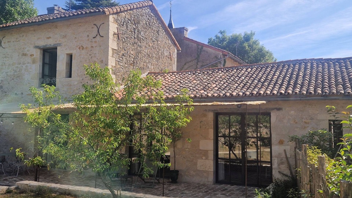 Bignoux House | Characterful Country House – Château-Fromage (Bignoux), Sleeps 4