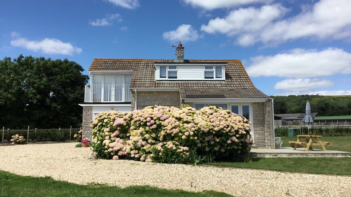 Osmington Cottage | Characterful Seaside Family Cottage in Ringstead, Dorset