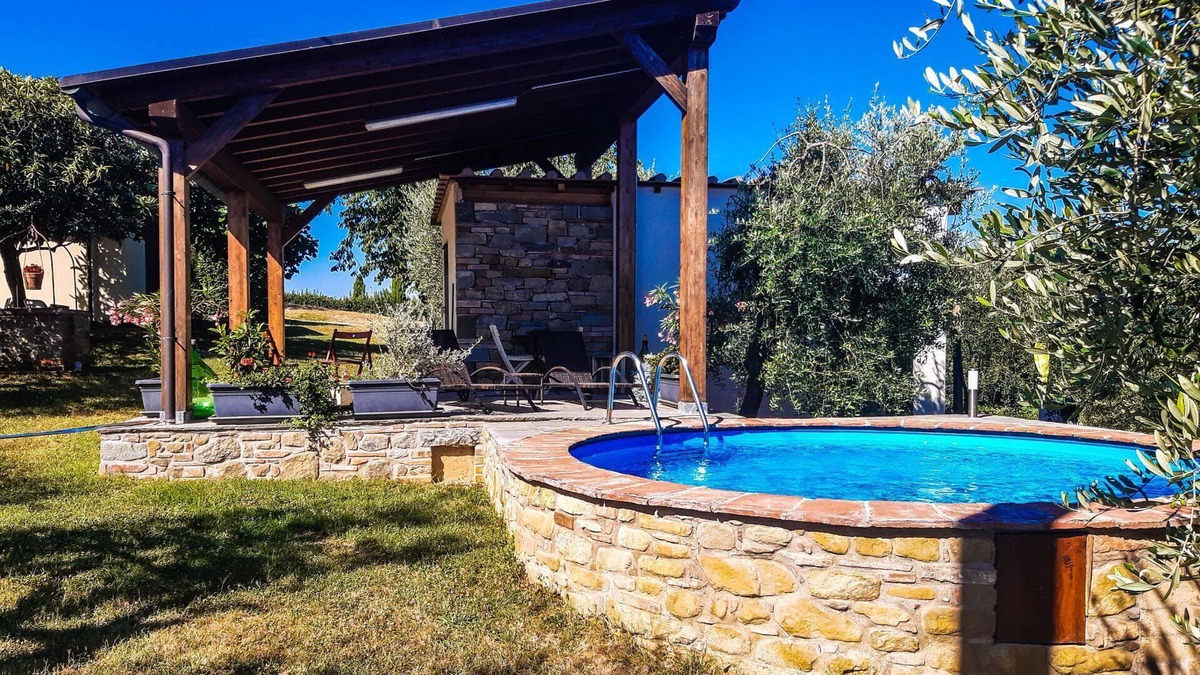 Foiano della Chiana Apartment | Characteristic small stone house ideal for couples for a romantic holiday. Air conditioning, Wi-Fi a