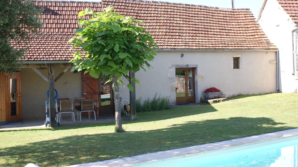 Varaire House | Characteristic house with salt water pool of 9x4 meters on edge of village Varaire