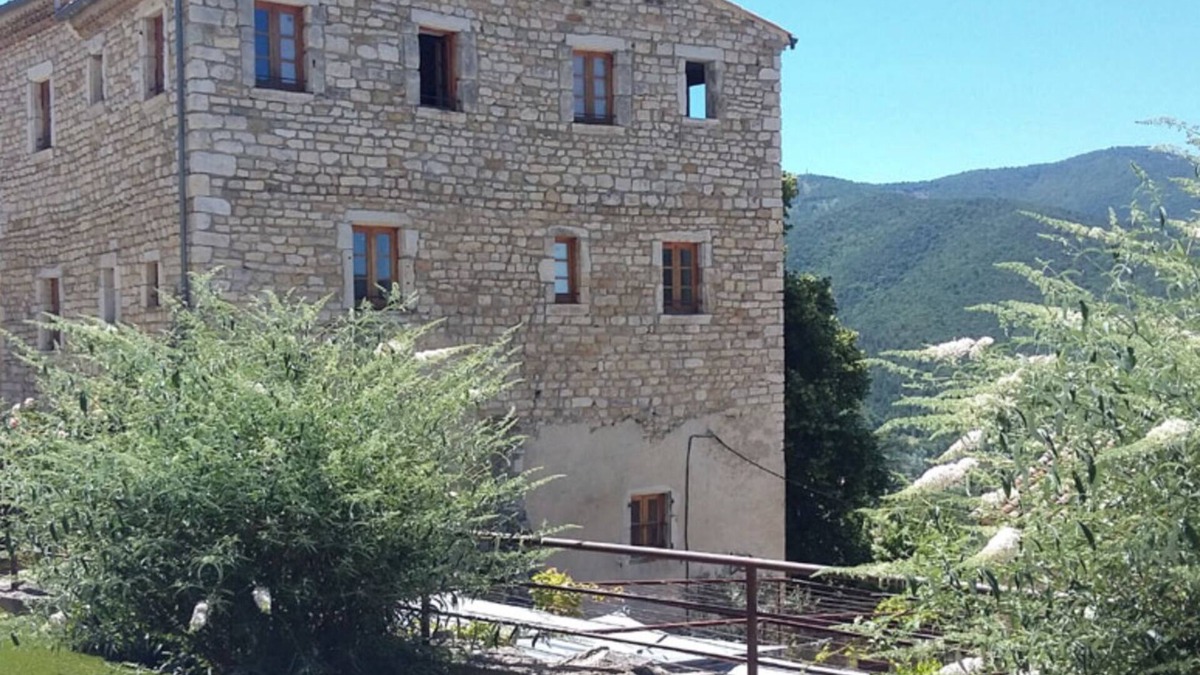 Le Poet-Laval House | Characteristic stone house