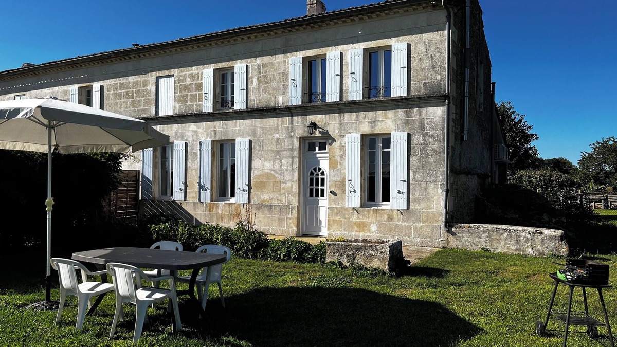 Saint-Andre-de-Lidon House | Charentais farmhouse near Royan