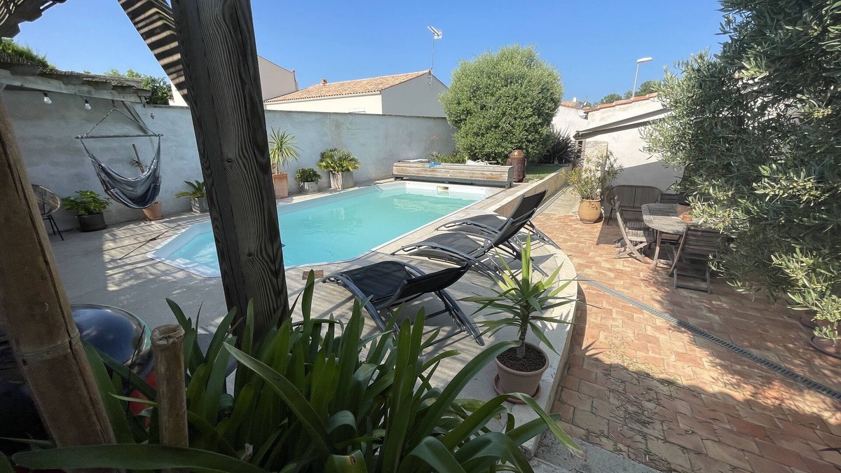 Salles sur Mer House | Charentaise house 135m2, 3 bedrooms with garden and pool 5 min from the sea.