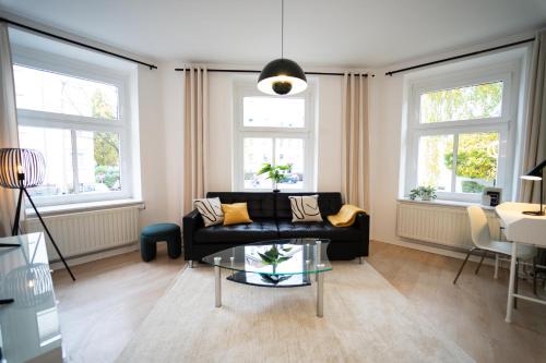Gohlis-Mitte Apartment | Charles & Kätchen living Gohlis