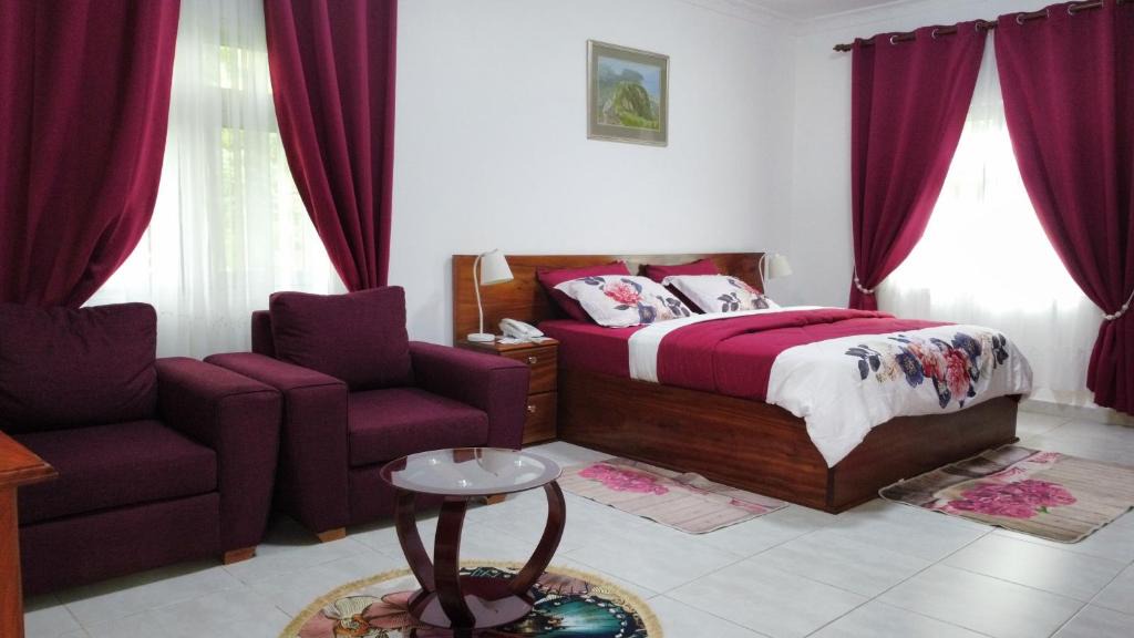 Ampenyi Hotel | Charlestina Beach Resort