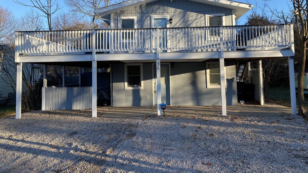 Charlestown House | Charlestown Beach House..Newly Renovated W firepit, Pirate Ship. 1 mi from Beach