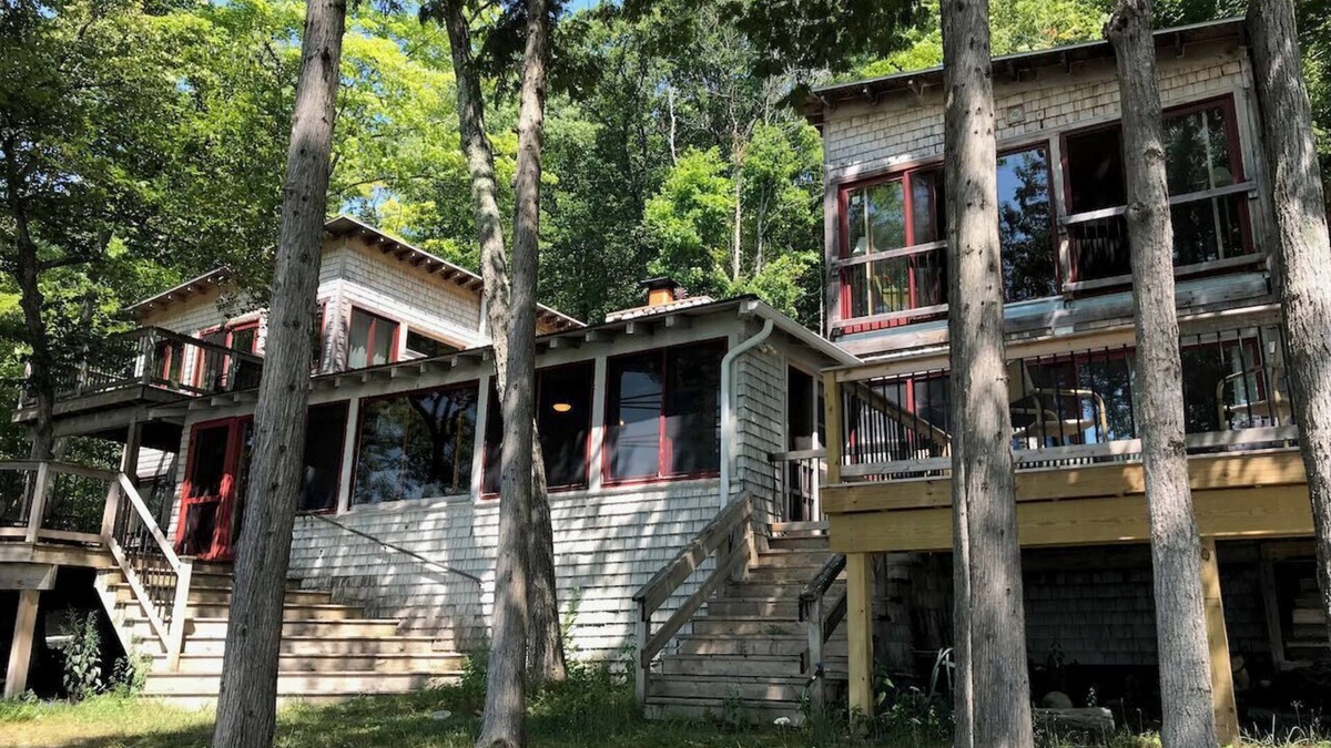 Charlevoix Cottage | Charlevoix Bell House- 5 br Lakefront Northwoods cottage with private beach