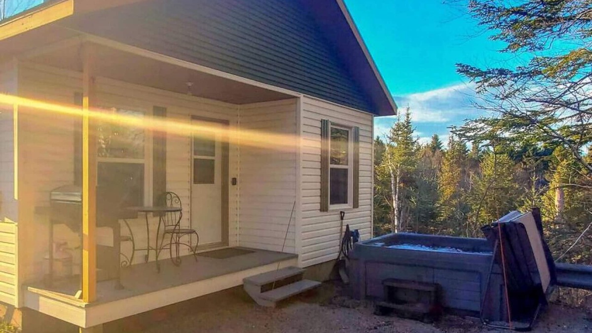 Saint-Tite-des-Caps Ski Chalet | Charlevoix, spa, bbq, fire & nature