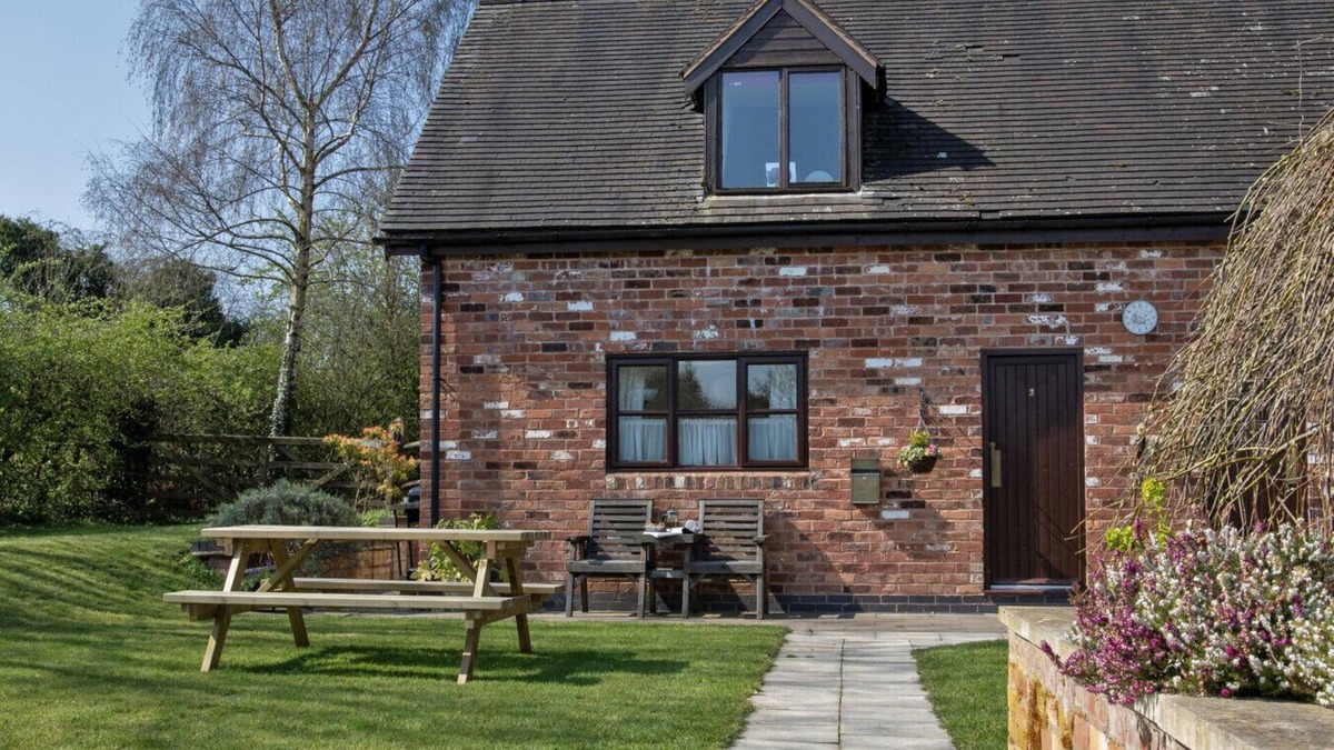 Denstone House | Charlie's Cottage - Alton Towers