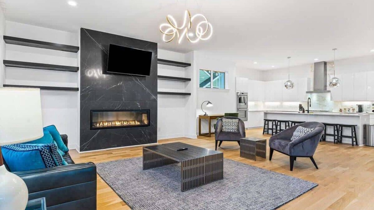 North Charlotte House | Charlotte's Modern Luxe Home - Your Stylish Haven