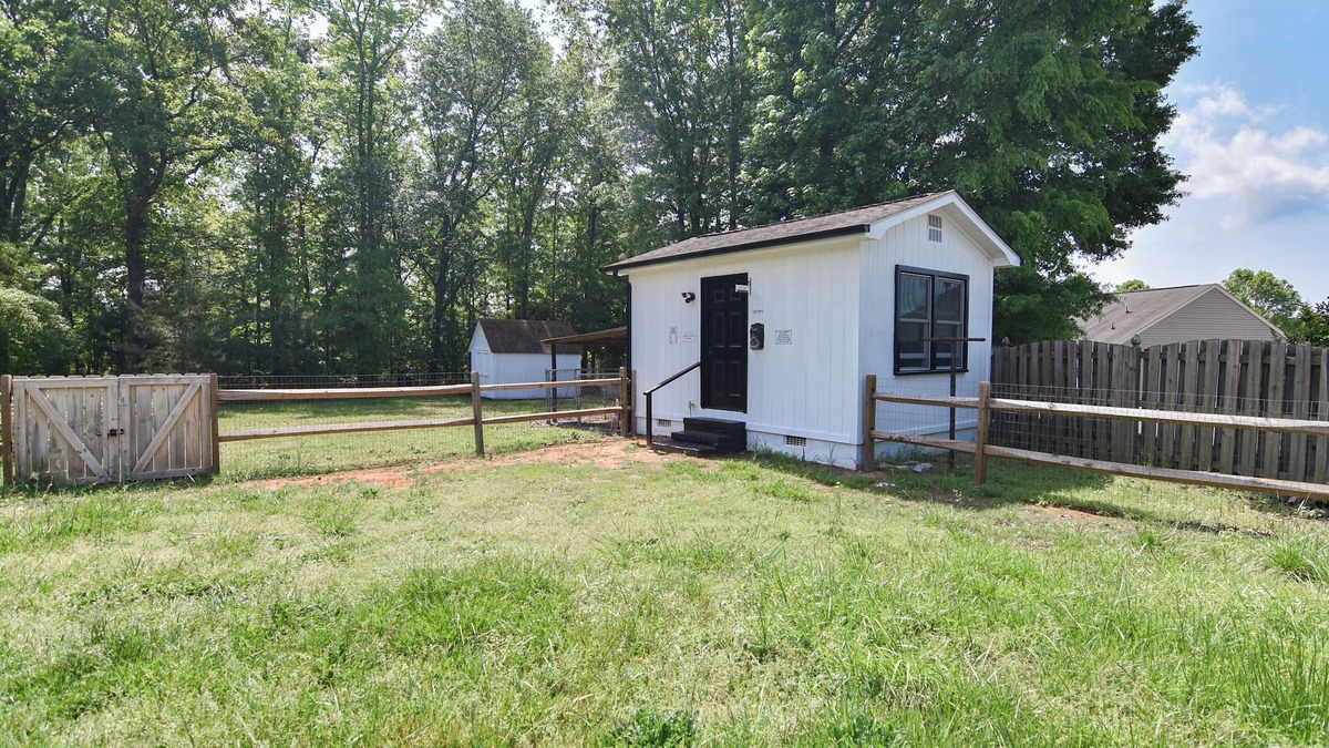 Fort Mill Apartment | Charlotte tiny home getaway 5 min to lake Wylie 20 minutes to downtown Charlotte