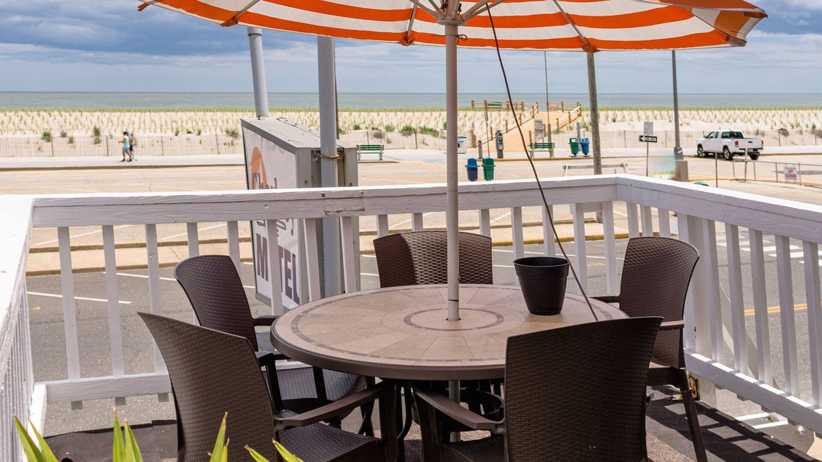 Ortley Beach Hotel | Charlroy Motel