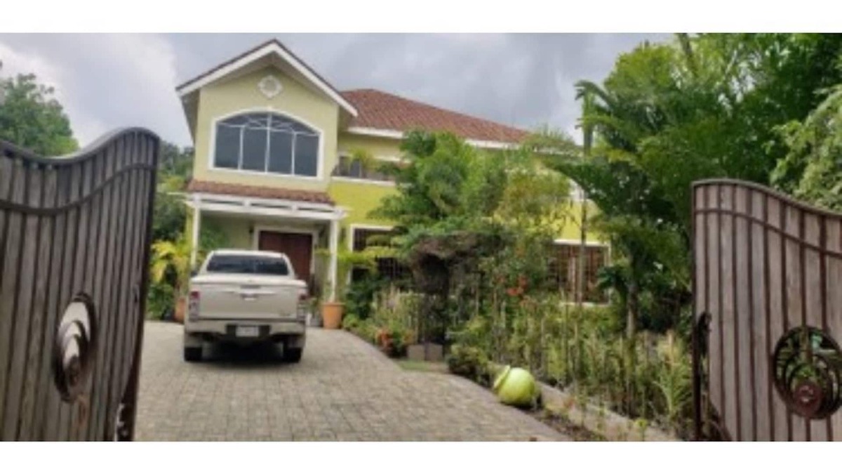 Eastwood Park House | Charlton Garden Villa