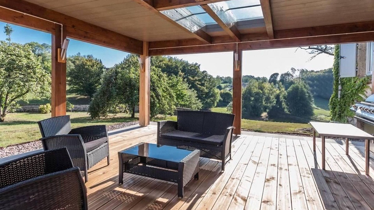 Fougerolles-Saint-Valbert Cottage | Charming house with private pond and covered pool
