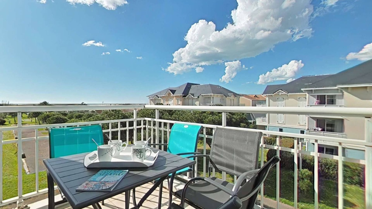 Saint-Gilles-Croix-de-Vie Apartment | Charming 2-Bed Apt, Sleeps 6, 700m to Beach, Balcony, Garage, Elevator