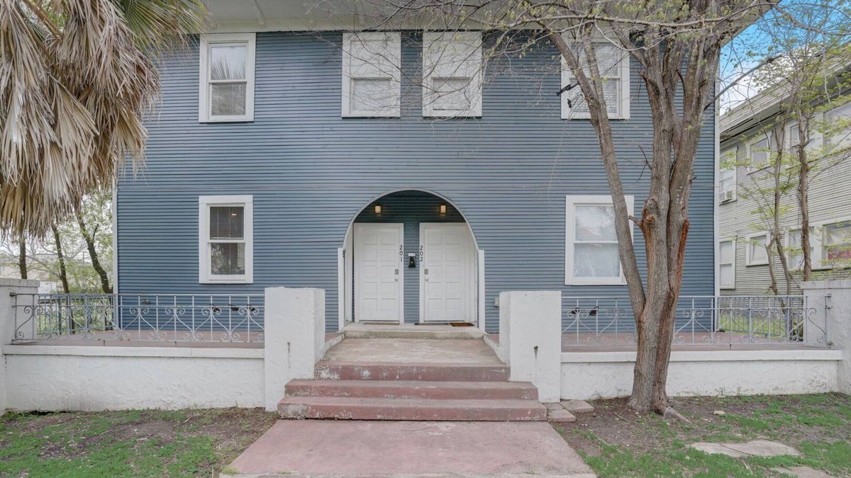 Southside Apartment | Charm of Tobin Hill in San Antonio