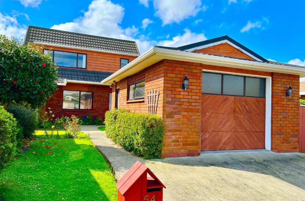 Palmerston North Bed & Breakfast | Charm on Chippendale B&B