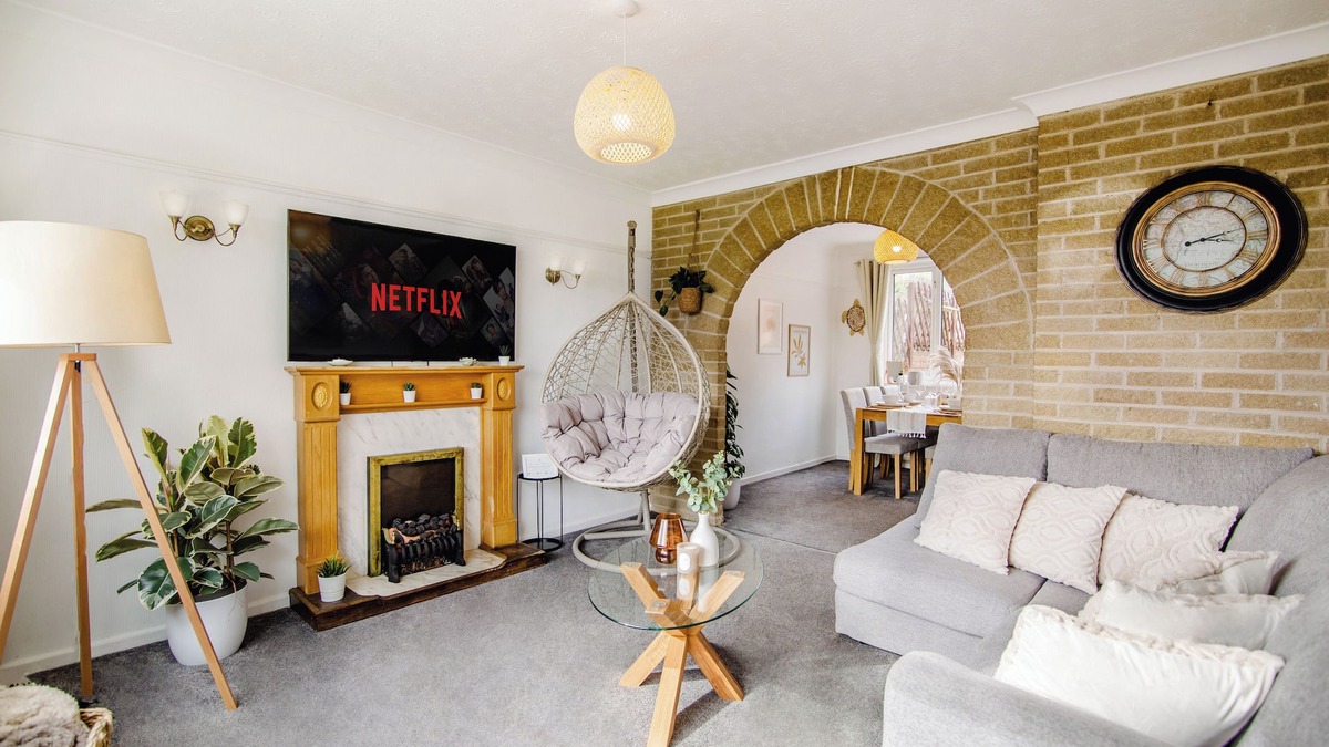 Rotherham House | Charm White Oak House Ideal for long stays! 7ppl