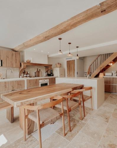 Saint-Georges-d'Esperanche House | Charmante maison en pierres, séjour à la ferme