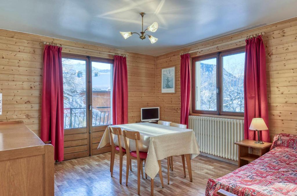 Megeve Apartment | Charmant 2 pièces à Megève, proche du centre et des télécabines, avec balcon et parking - FR-1-453-120