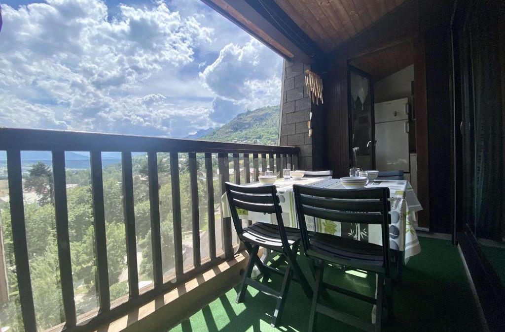 Briancon Apartment | Charmant 2 pièces avec balcon exposé sud, proche centre-ville et télécabine – Briançon - FR-1-330C-131
