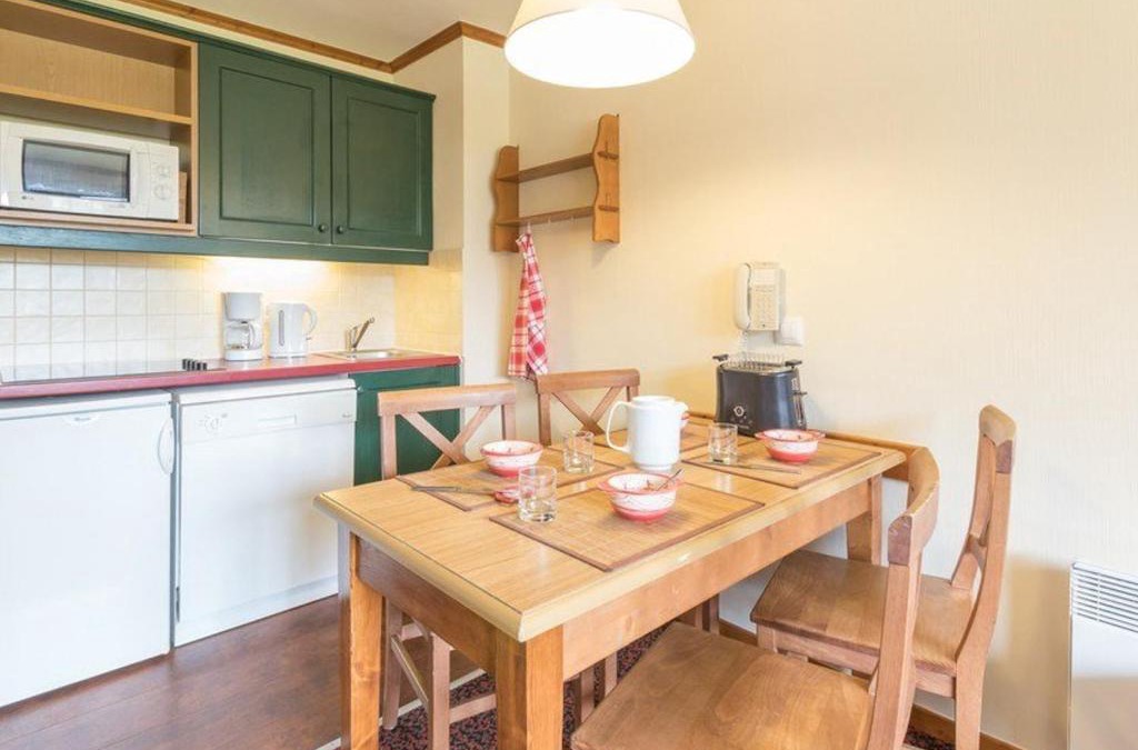 La Salle-les-Alpes Apartment | Charmant 2 pièces au cœur de La Salle-les-Alpes, proche télécabines et commerces, 4 couchages - FR-1-330F-45