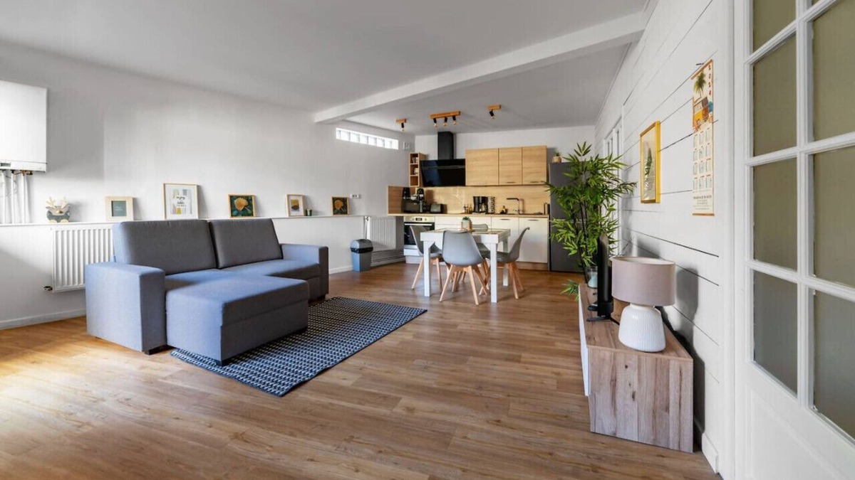 Quartier de France Apartment | Charmant 3 pièces centre refait à neuf avec jardin