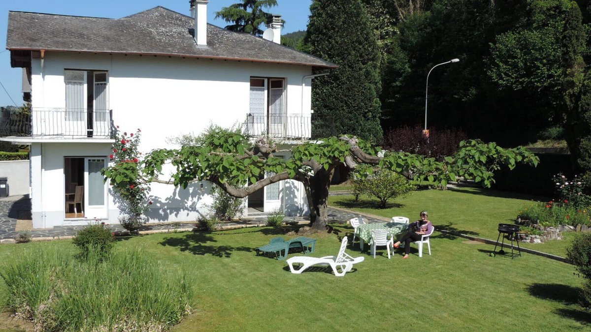 Saint-Pe-de-Bigorre Apartment | Charmant Appartement de 95m2 Dans une Maison Avec Pelouse Près de Lourdes 65