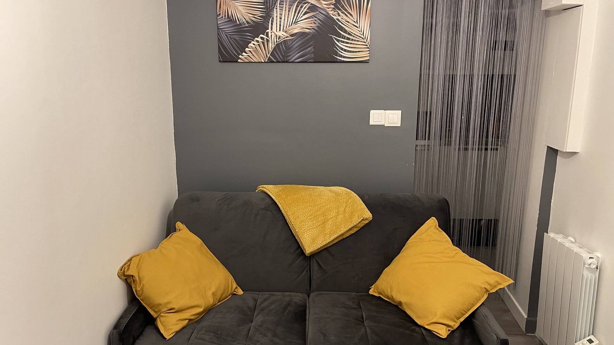 Suresnes Apartment | Charmant Appartement Entièrement Meublé à 10 Minutes de la Défense