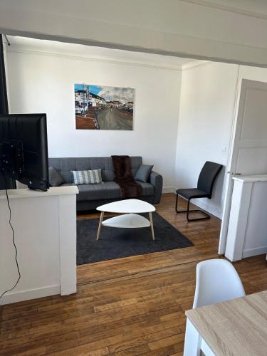 La Loupe Apartment | Charmant appartement en centre-ville