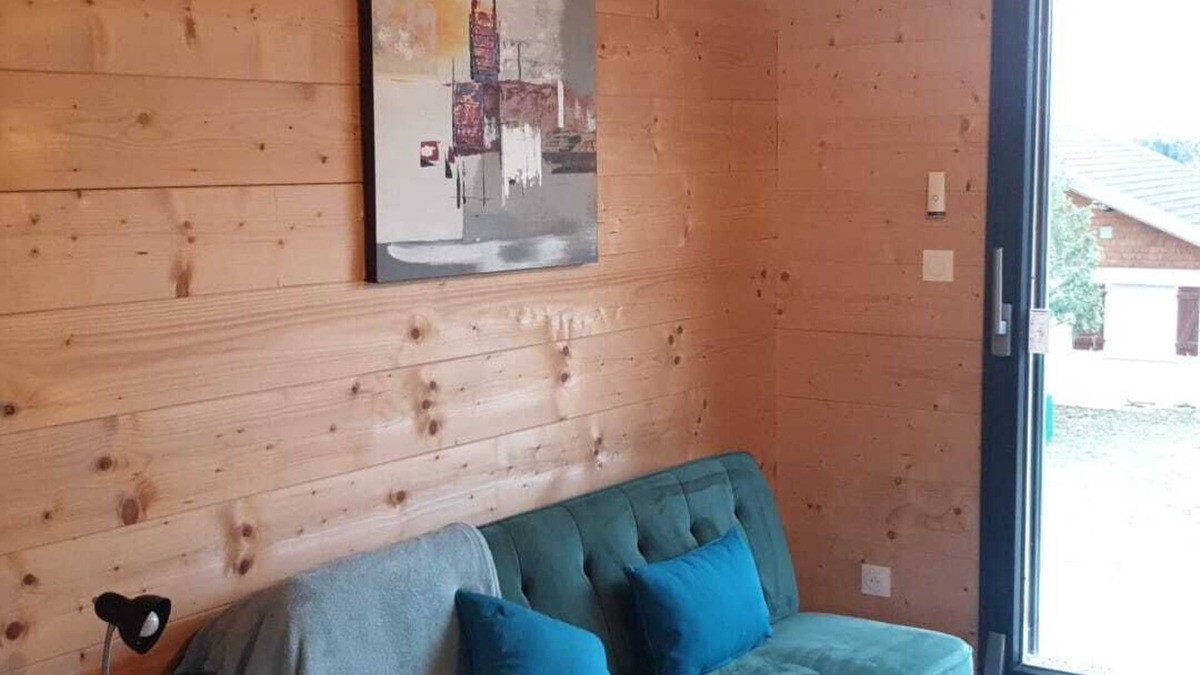 Bonlieu Ski Chalet | Charmant Chalet Jurassien, aux Pieds des Cascades du Hérisson