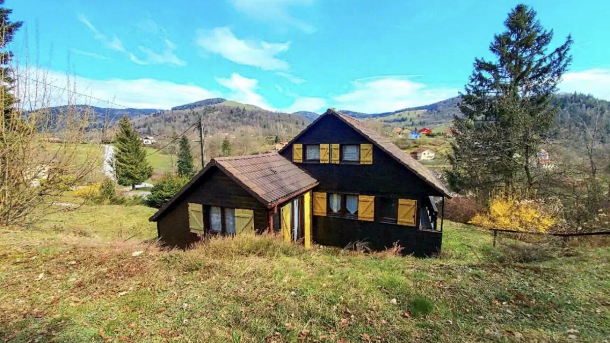 Le Menil Ski Chalet | Charmant Chalet Rustique Proche de la Bresse