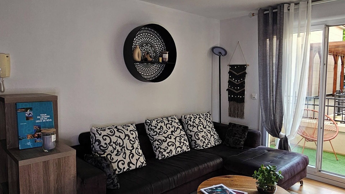 Bondy Apartment | Charmant Duplex 3P Avec Terrasse à 20 Minutes du Stade de France