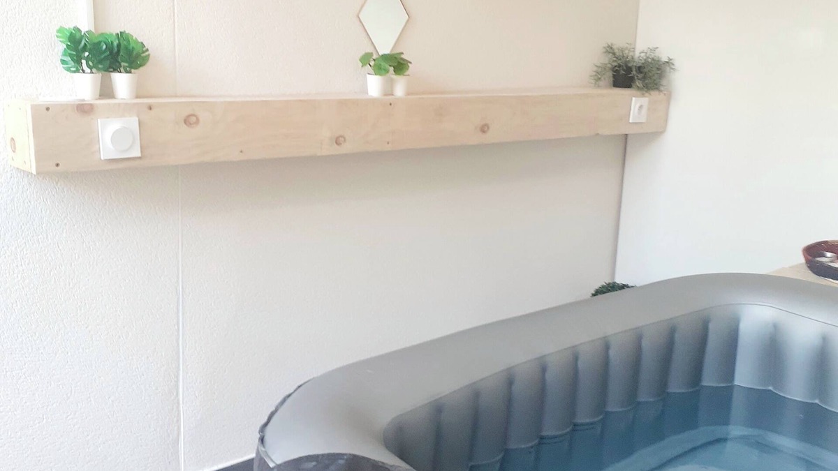 Aumelas House | Charmant Duplex Avec Jacuzzi