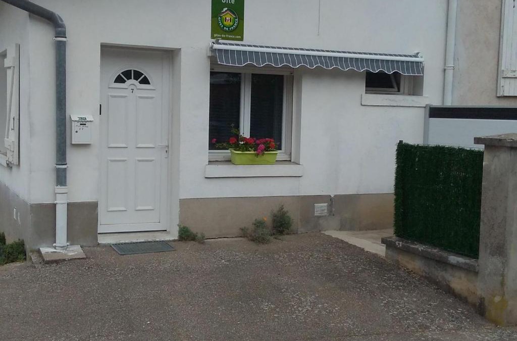 Vincey House | Charmant Gîte Moderne avec Terrasse, Proche Épinal & Nancy, Idéal pour Motards & Randonnées - FR-1-589-262