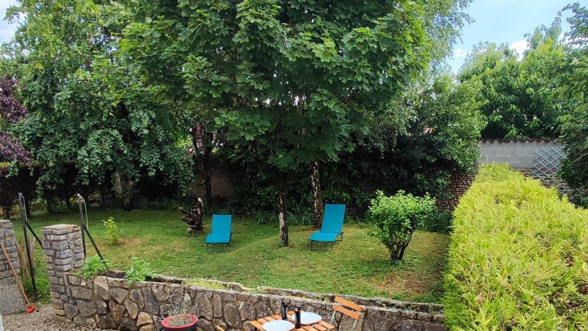 Cognac Apartment | Charmant Logement Avec Extérieur