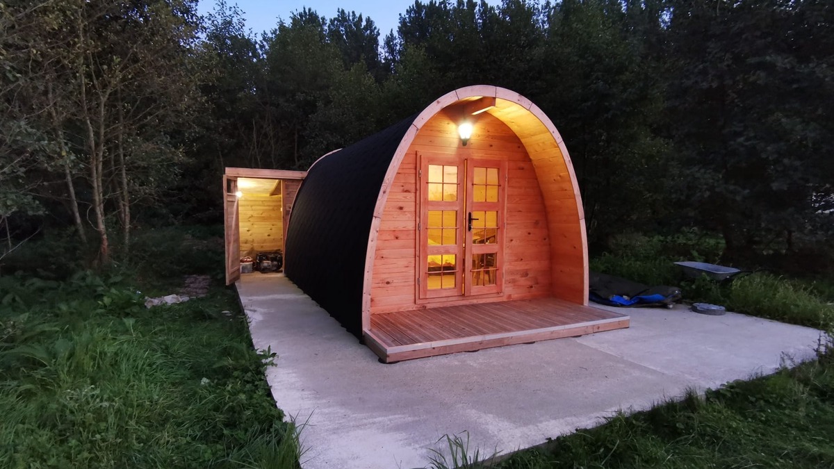 Nielles-les-Ardres Cabin | Charmant POD en Bois Près D'un Plan D'eau