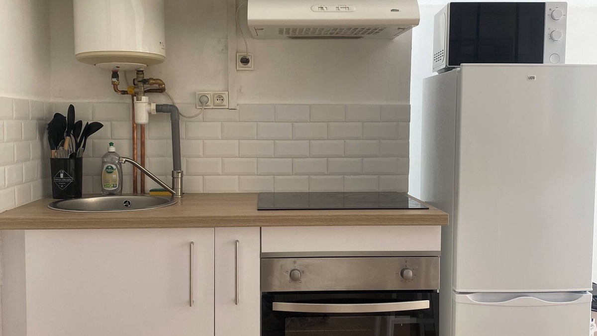 Bagnols-sur-Ceze Apartment | Charmant Studio Centre Ville