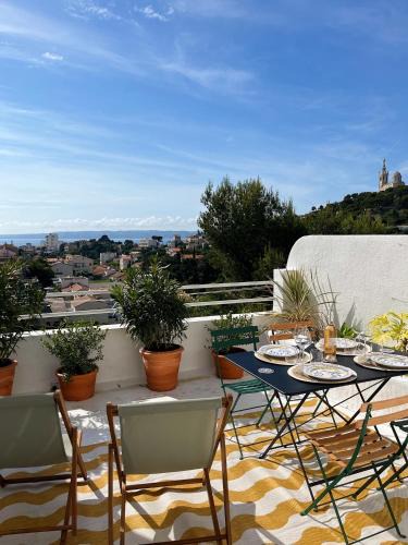 Roucas-Blanc Apartment | Charmant studio-terrasse vue mer